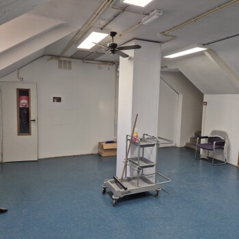 Ruimte van ca. 42 m2 op de tweede verdieping.