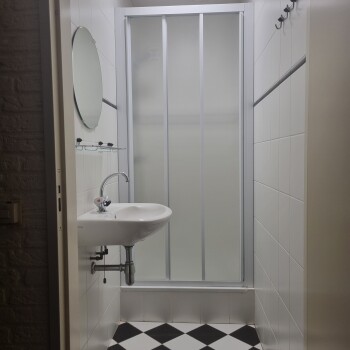 Doucheruimte vierde verdieping